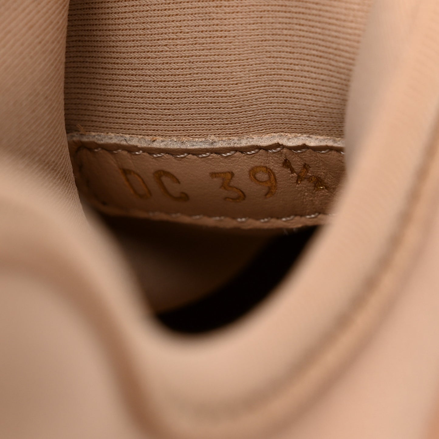 Neoprene Rubber Womens D-Connect Sneakers 39.5 Nude