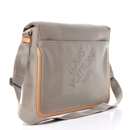 Louis Vuitton Damier Geant Messenger Bag Sable 3 of 16