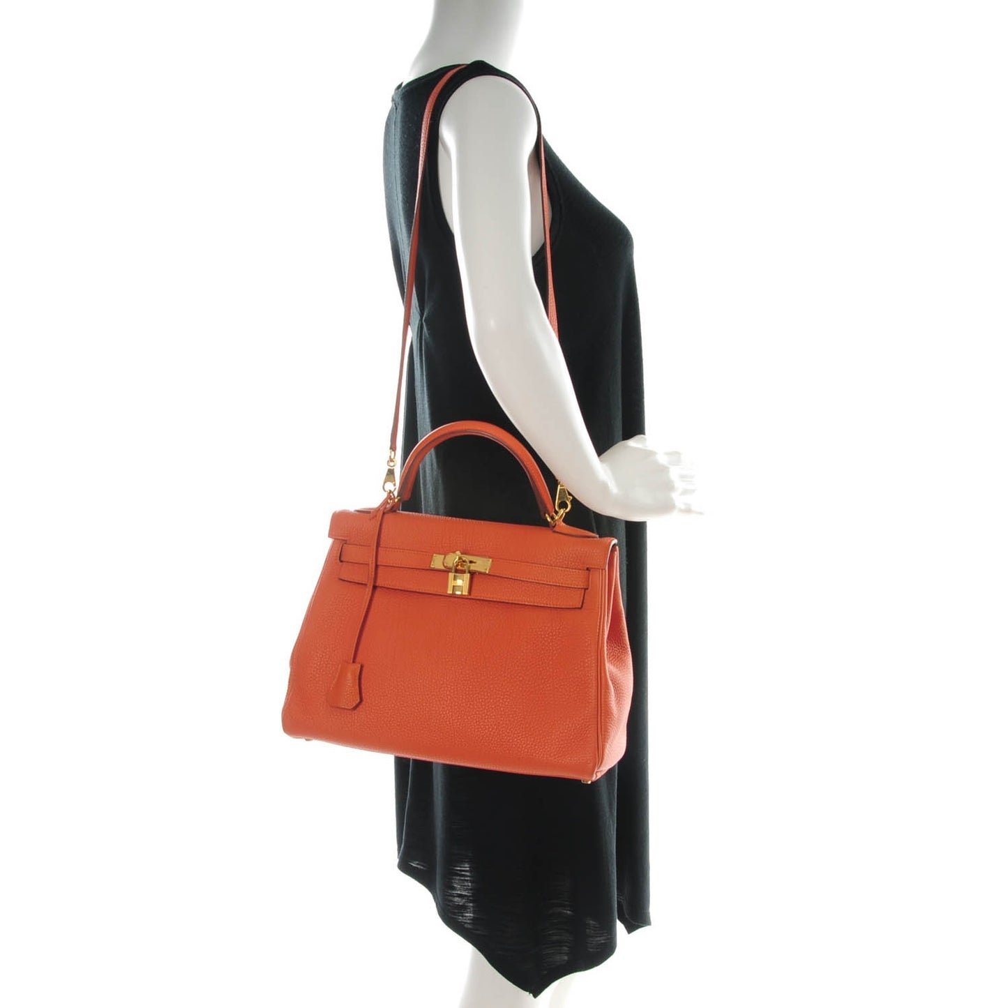 Togo Kelly Retourne 32 Orange