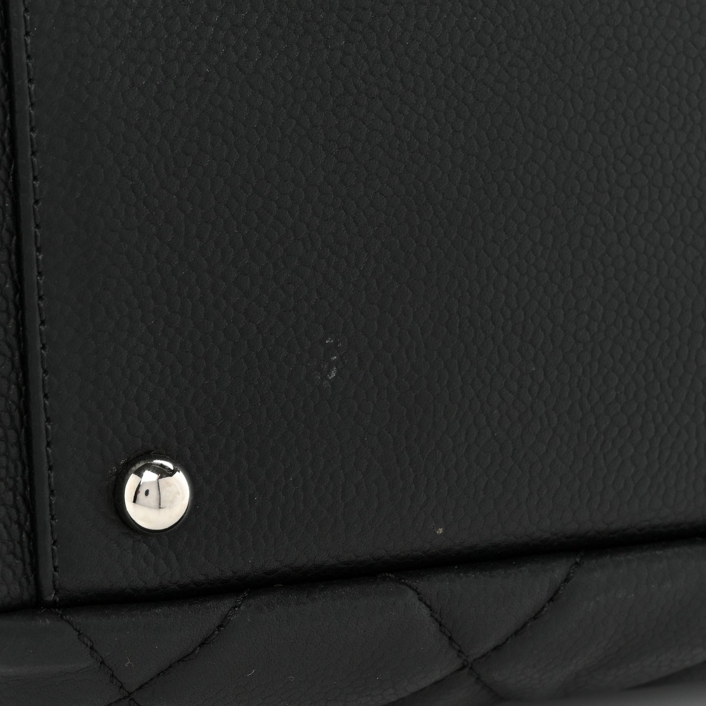 Caviar Quilted Timeless CC Shopping Tote Black