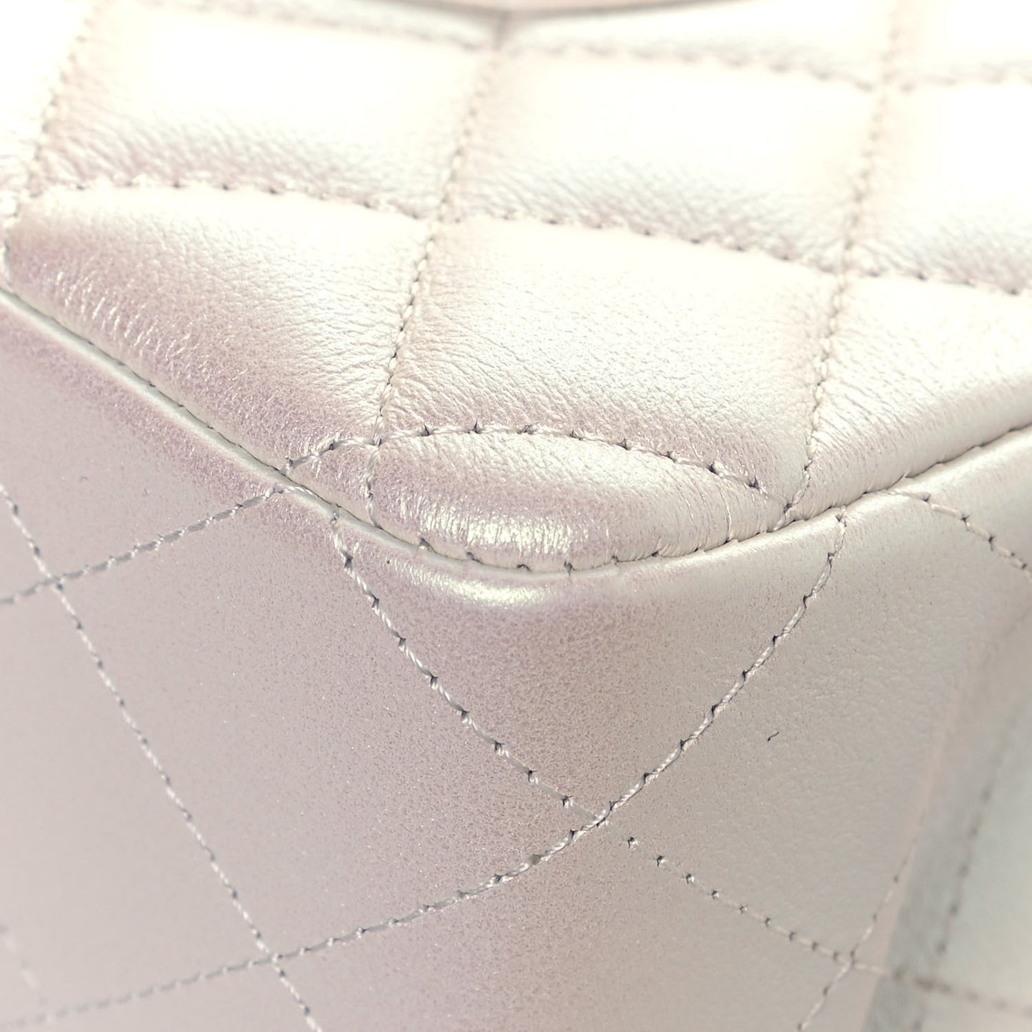 Iridescent Lambskin Quilted Medium Double Flap Ivory