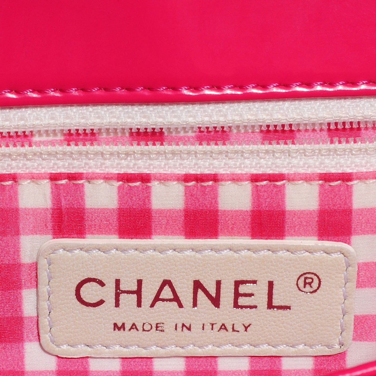 Vinyl Small Lipstick Flap Fuchsia