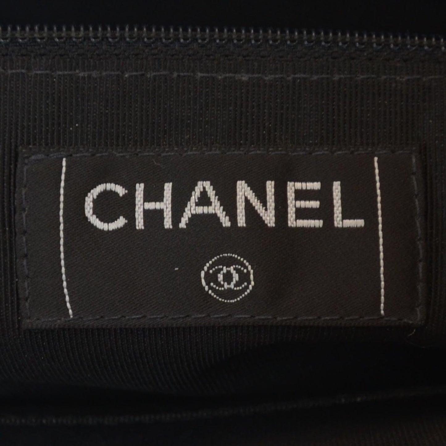 Caviar Quilted CC Shoulder Bag Black