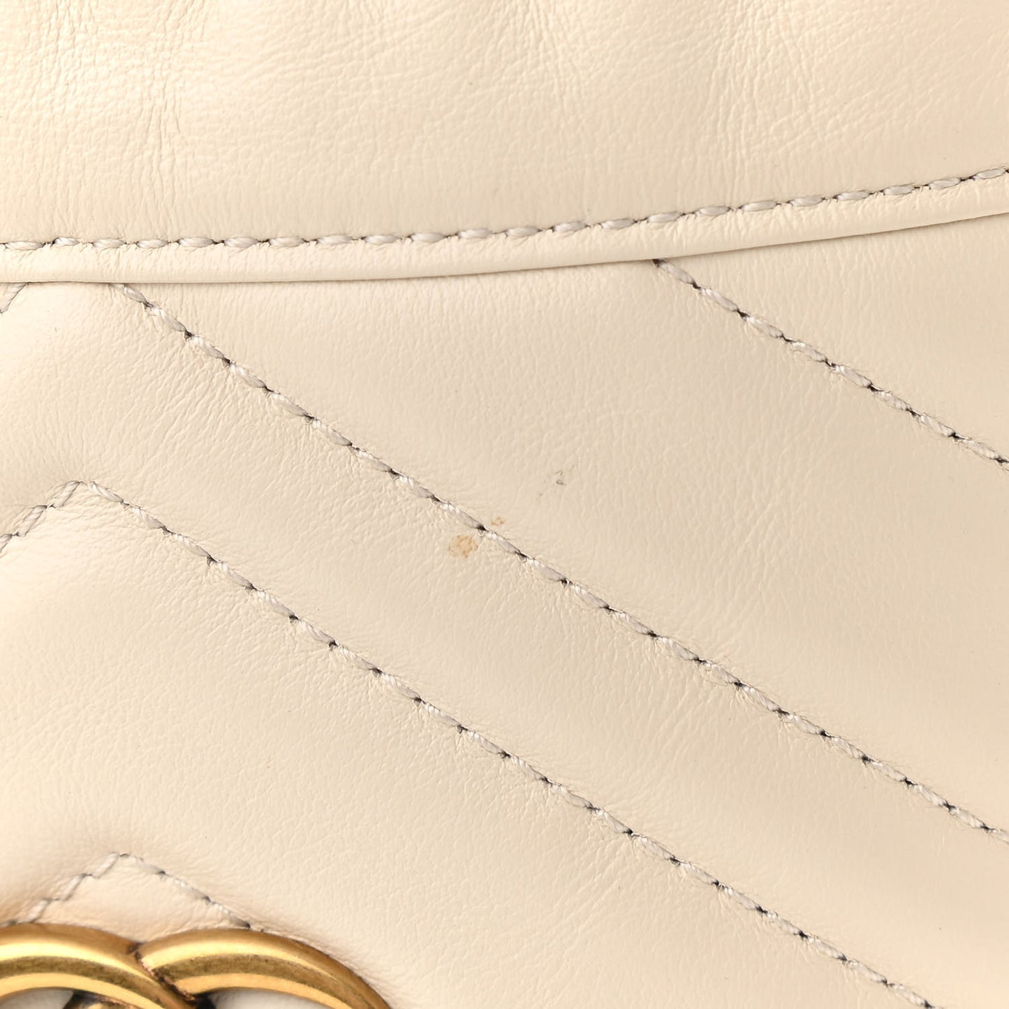 Calfskin Matelasse Mini GG Marmont 2.0 Bucket Bag White