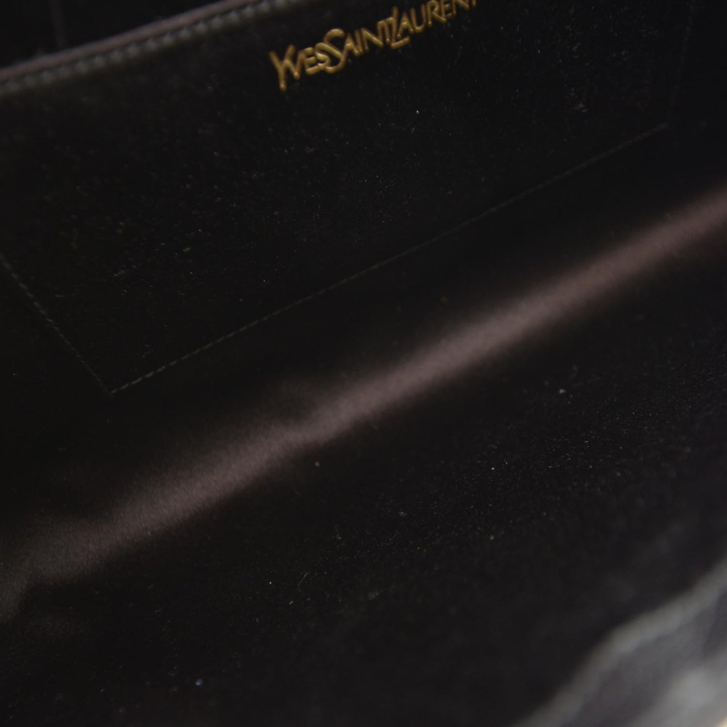 Y-Mail Clutch Black