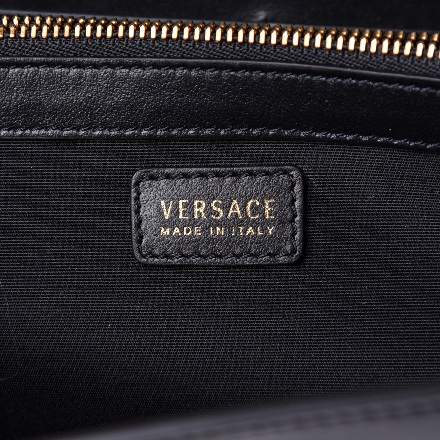 Vitello Crystal Virtus V Wallet Chain Crossbody Black