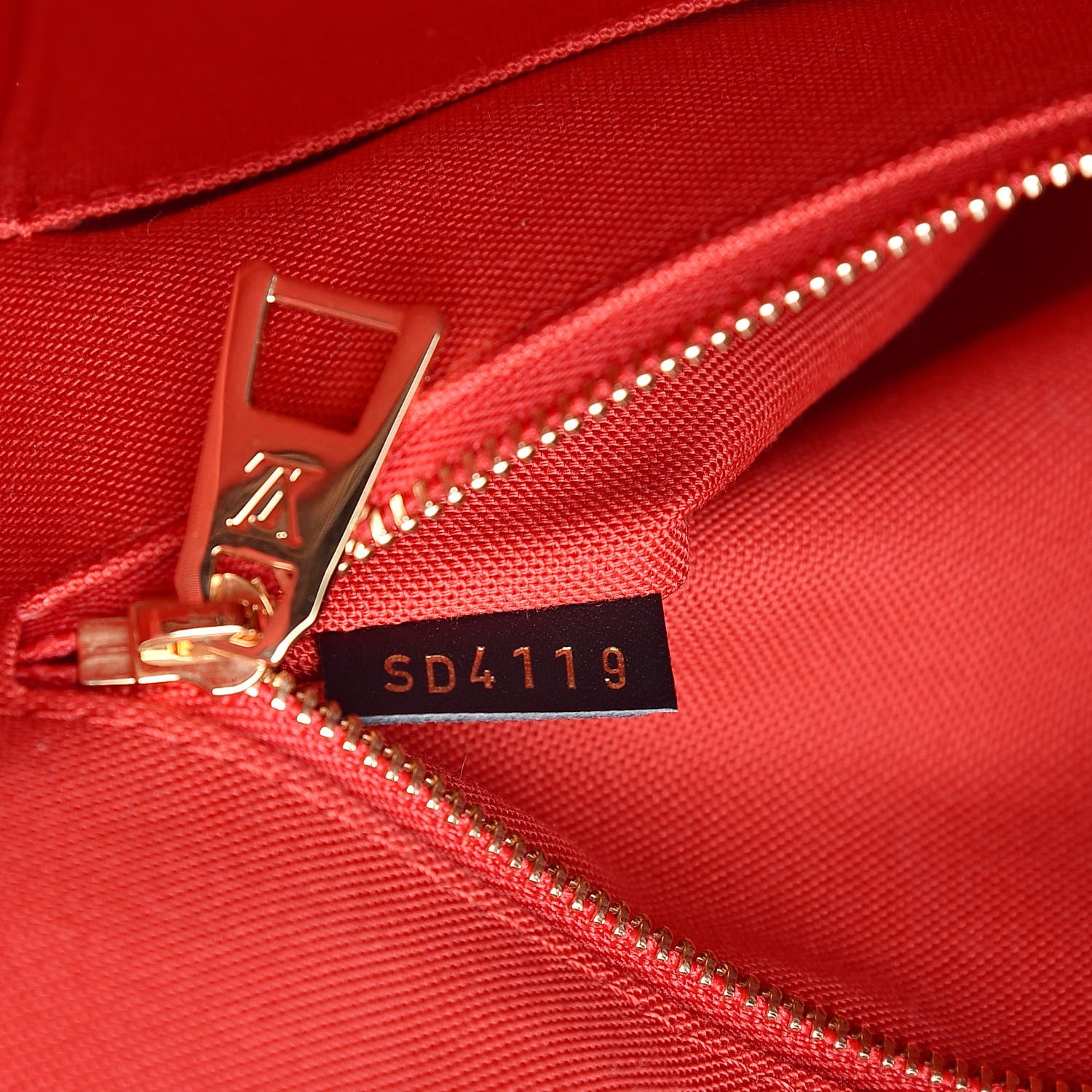 Louis Vuitton Reverse Monogram Giant Onthego MM 8 of 11
