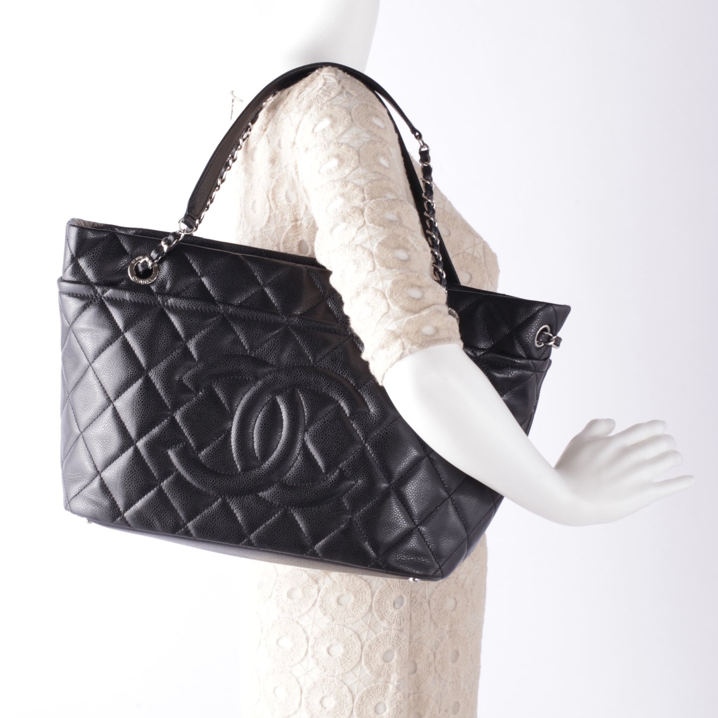 Caviar CC Timeless Tote Black