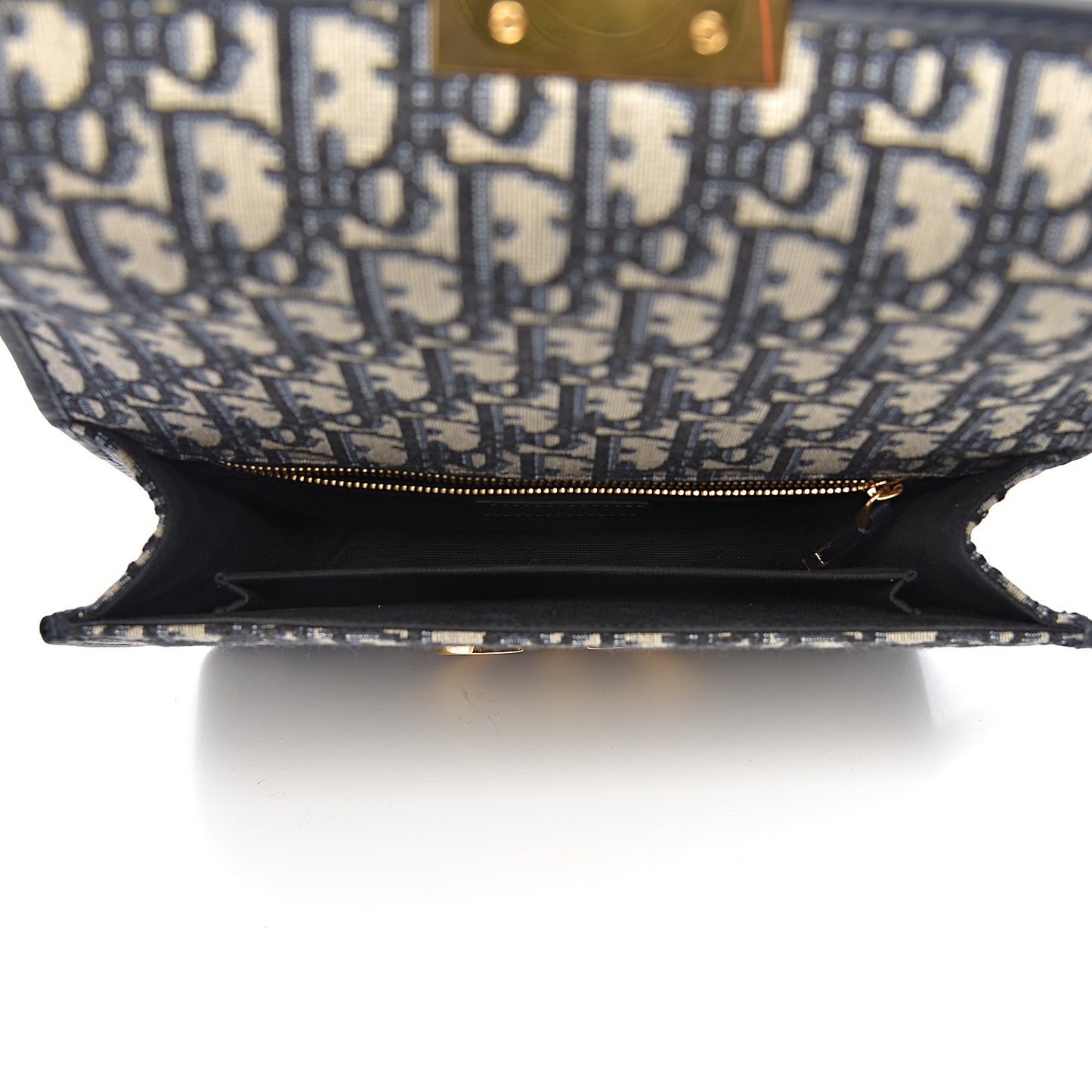 Oblique 30 Montaigne Flap Bag Blue