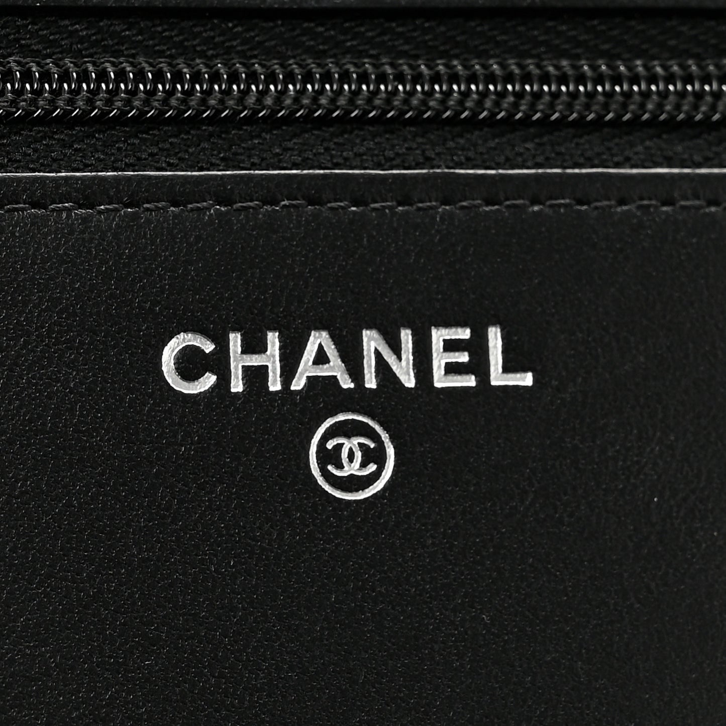 Lambskin Studded Wallet On Chain WOC Black