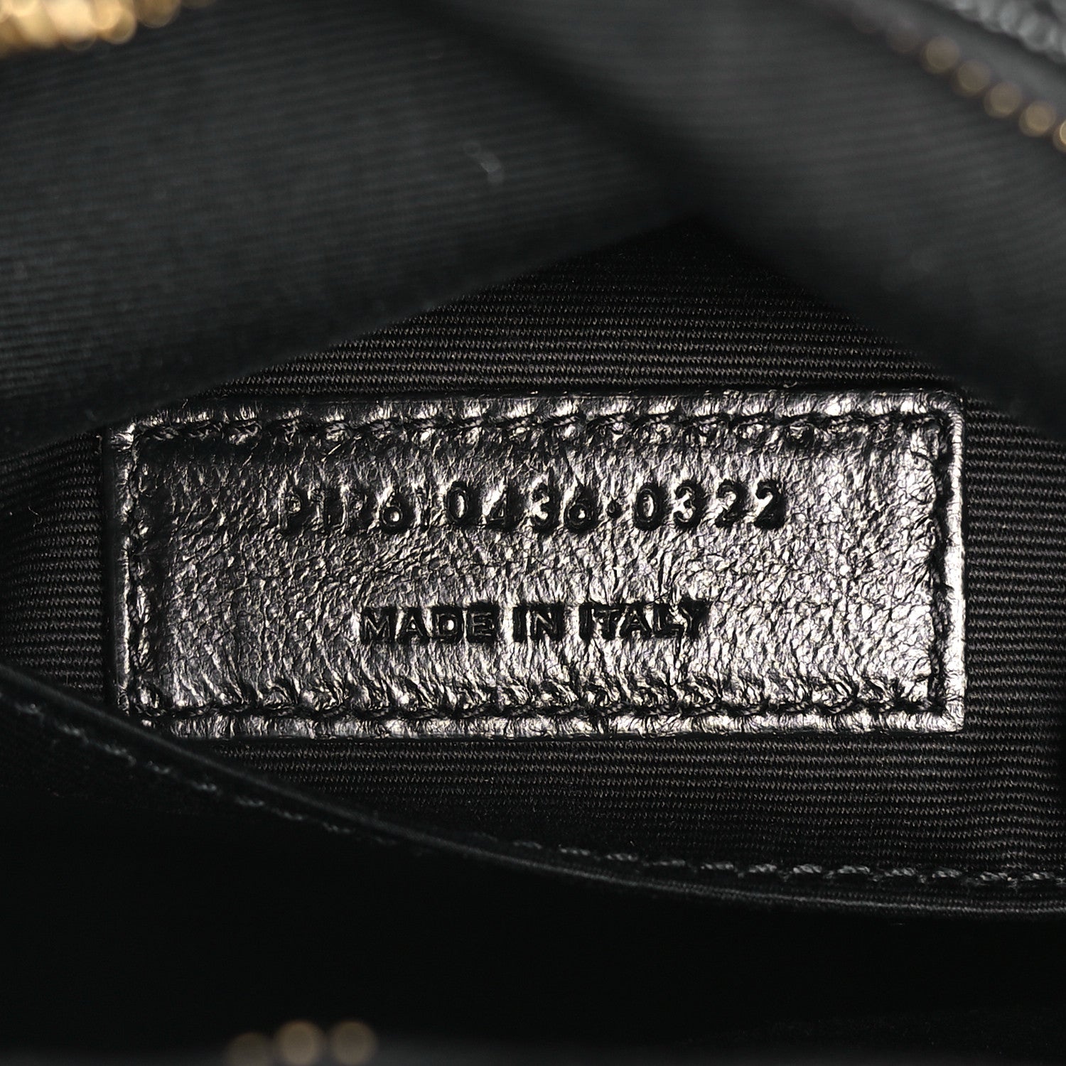 Saint Laurent Grain De Poudre Matelasse Chevron Quilted Round Vinyle Camera Bag Black 7 of 9