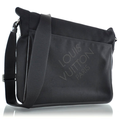 Louis Vuitton Damier Geant Messenger Bag Black 3 of 11