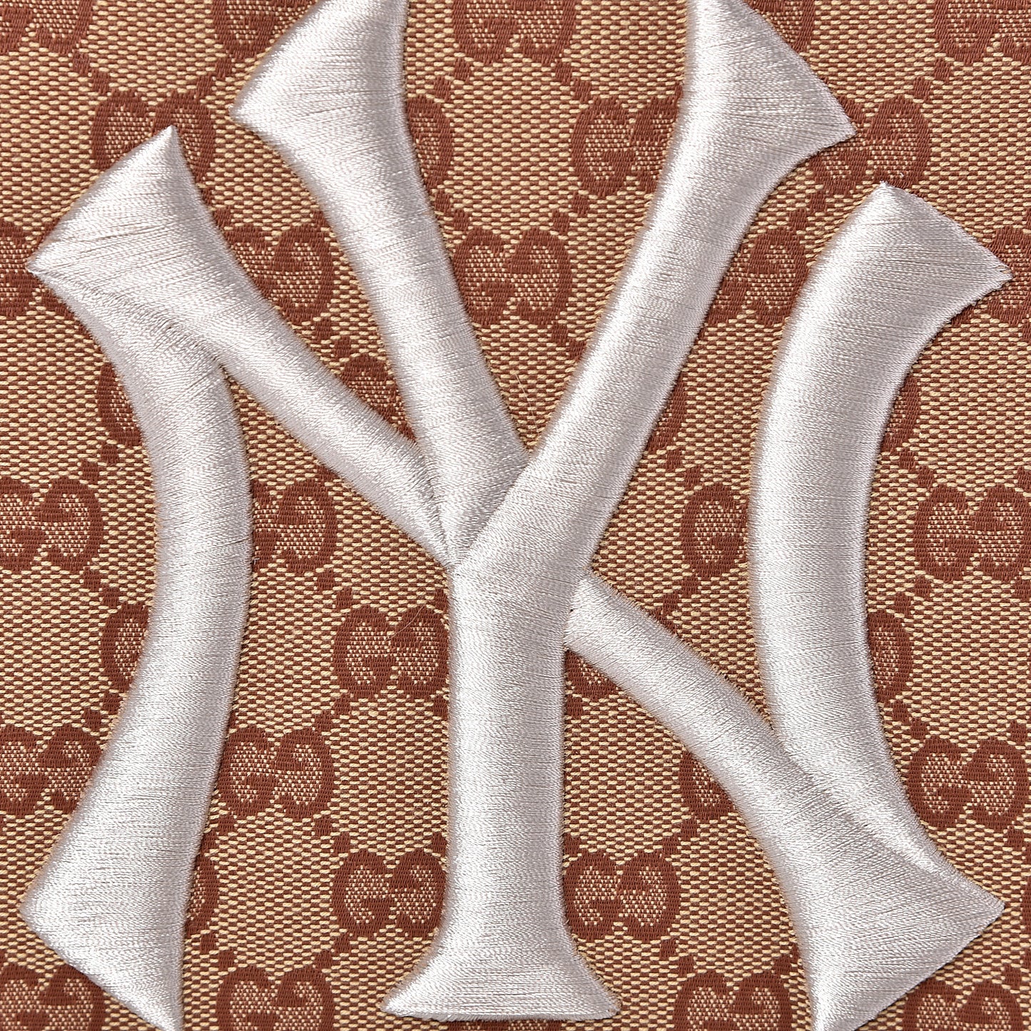 X MLB GG Monogram NY Yankees Zip Wristlet Pouch Beige Ruggine Ivory