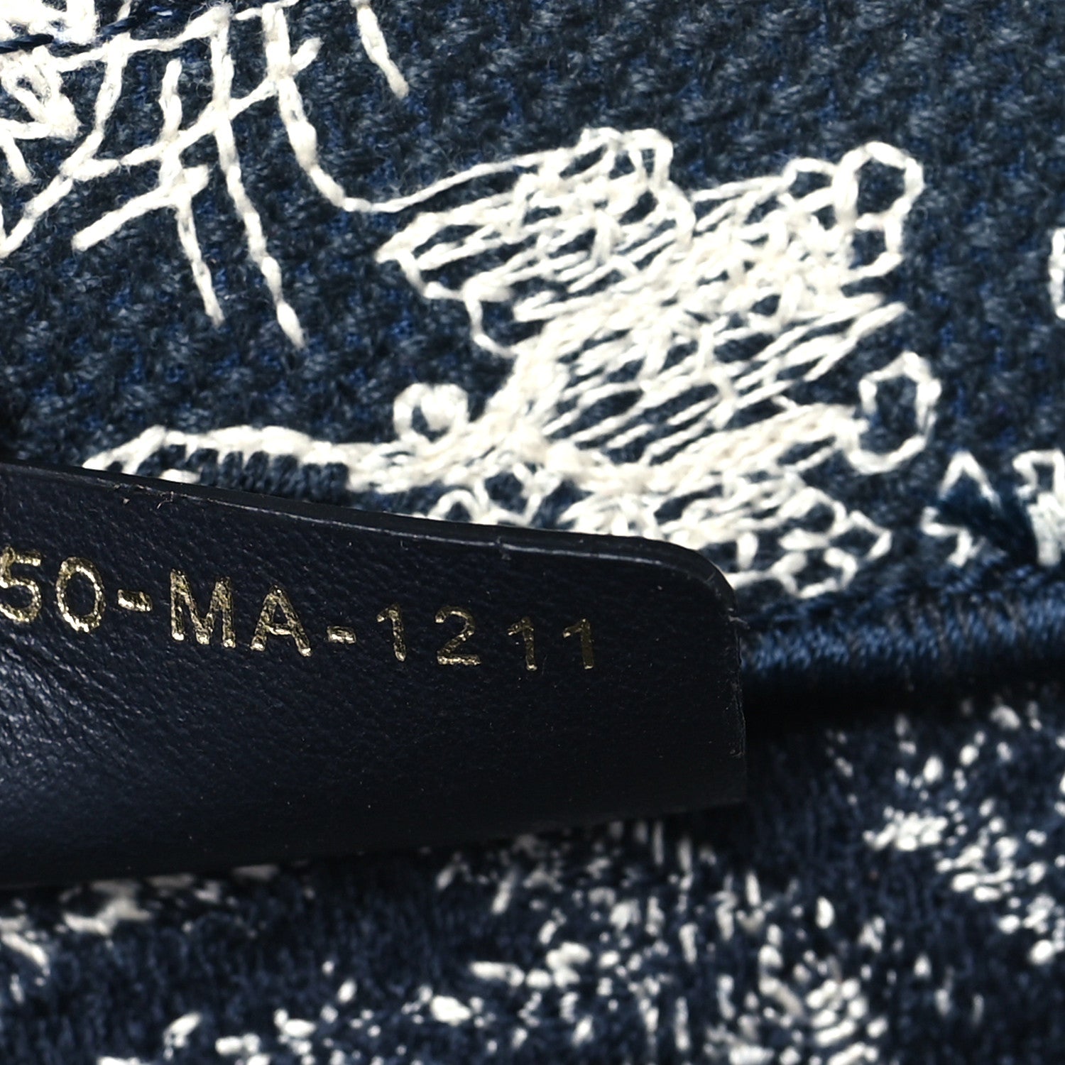 Christian Dior Canvas Embroidered Medium Dioriviera Toile De Jouy Reverse Book Tote Blue 7 of 9