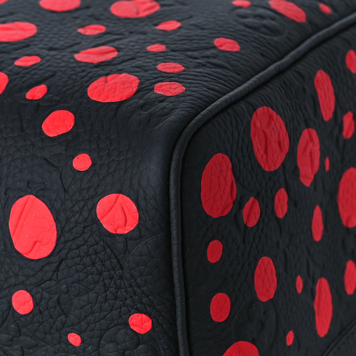 LV X YK Taurillon Monogram Keepall Bandouliere 50 Black Red