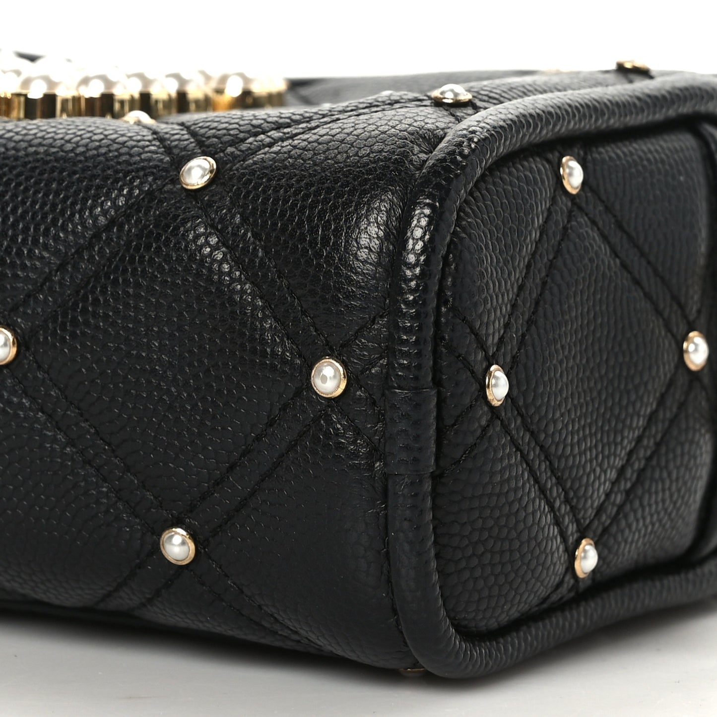 Calfskin Quilted Pearl The Softshot 17 Crossbody Black