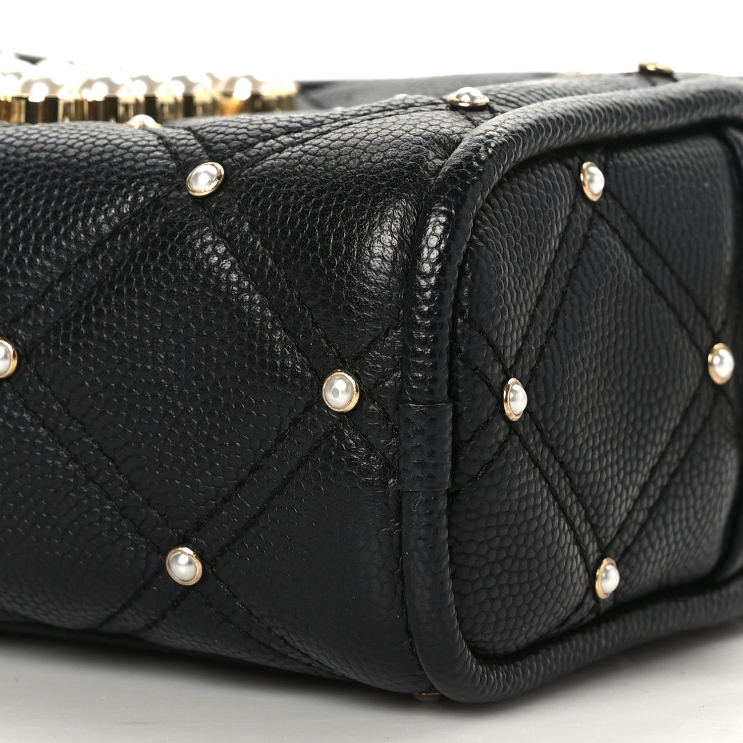 Marc Jacobs Calfskin Quilted Pearl The Softshot 17 Crossbody Black 8 of 8