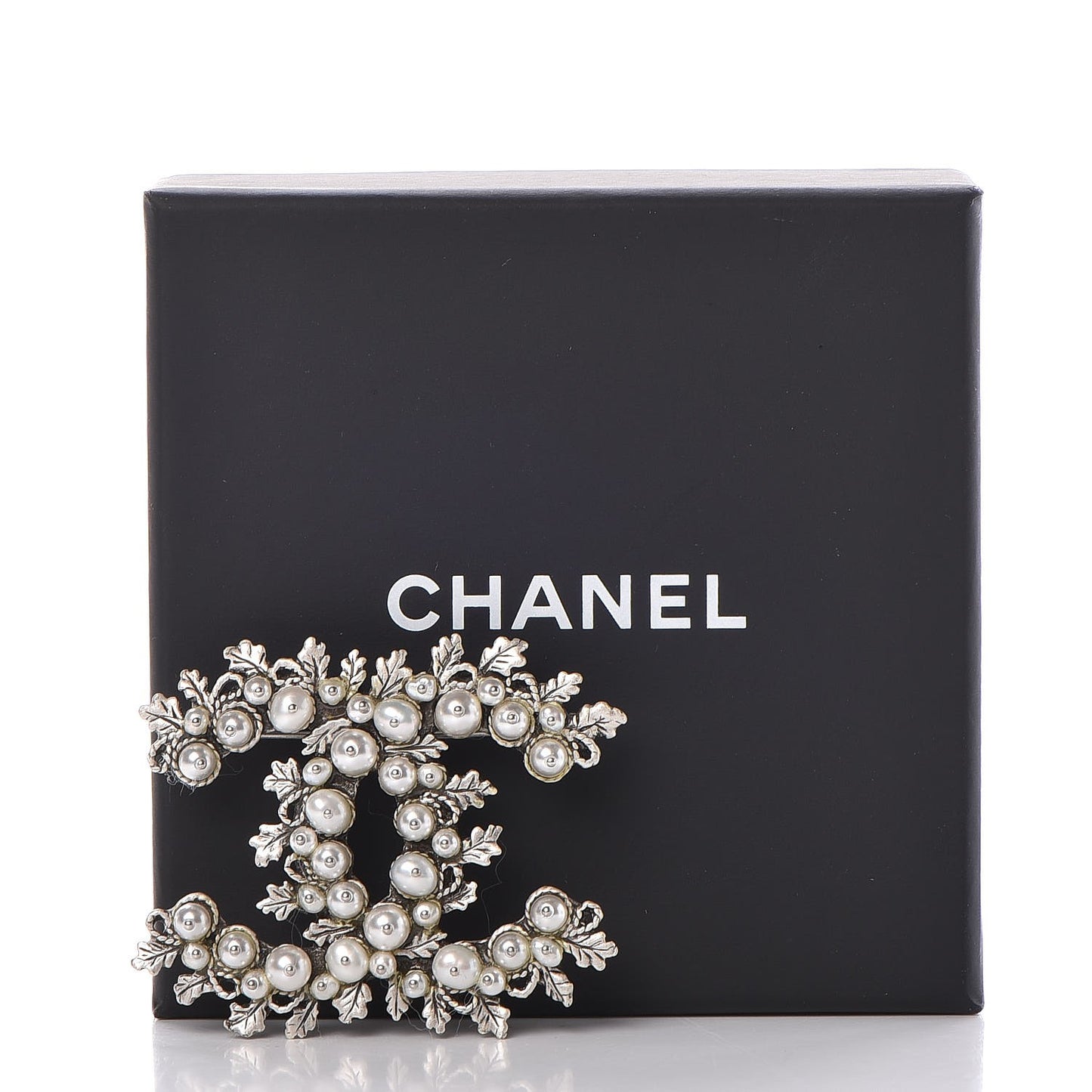 Pearl CC Flower Brooch Silver