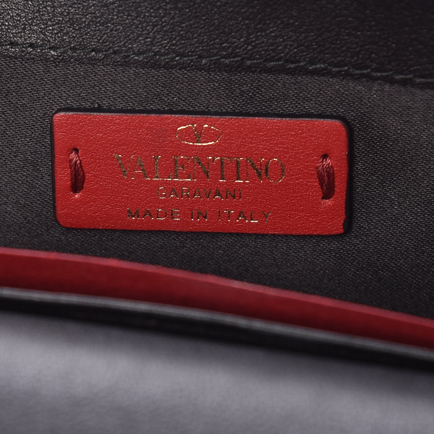 Vitello Rockstud Envelope Wallet on Chain Black