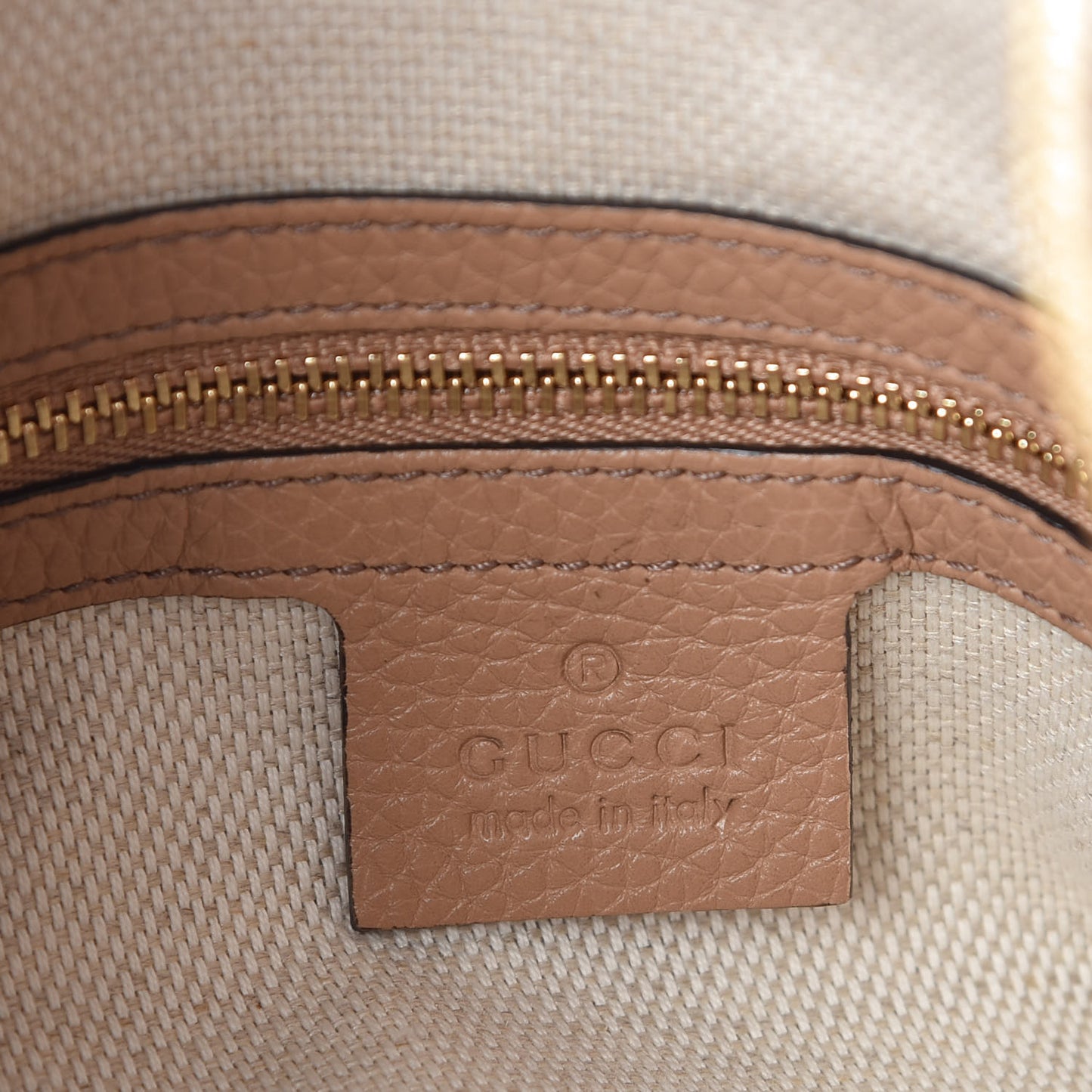Pebbled Calfskin Large Soho Hobo Camelia