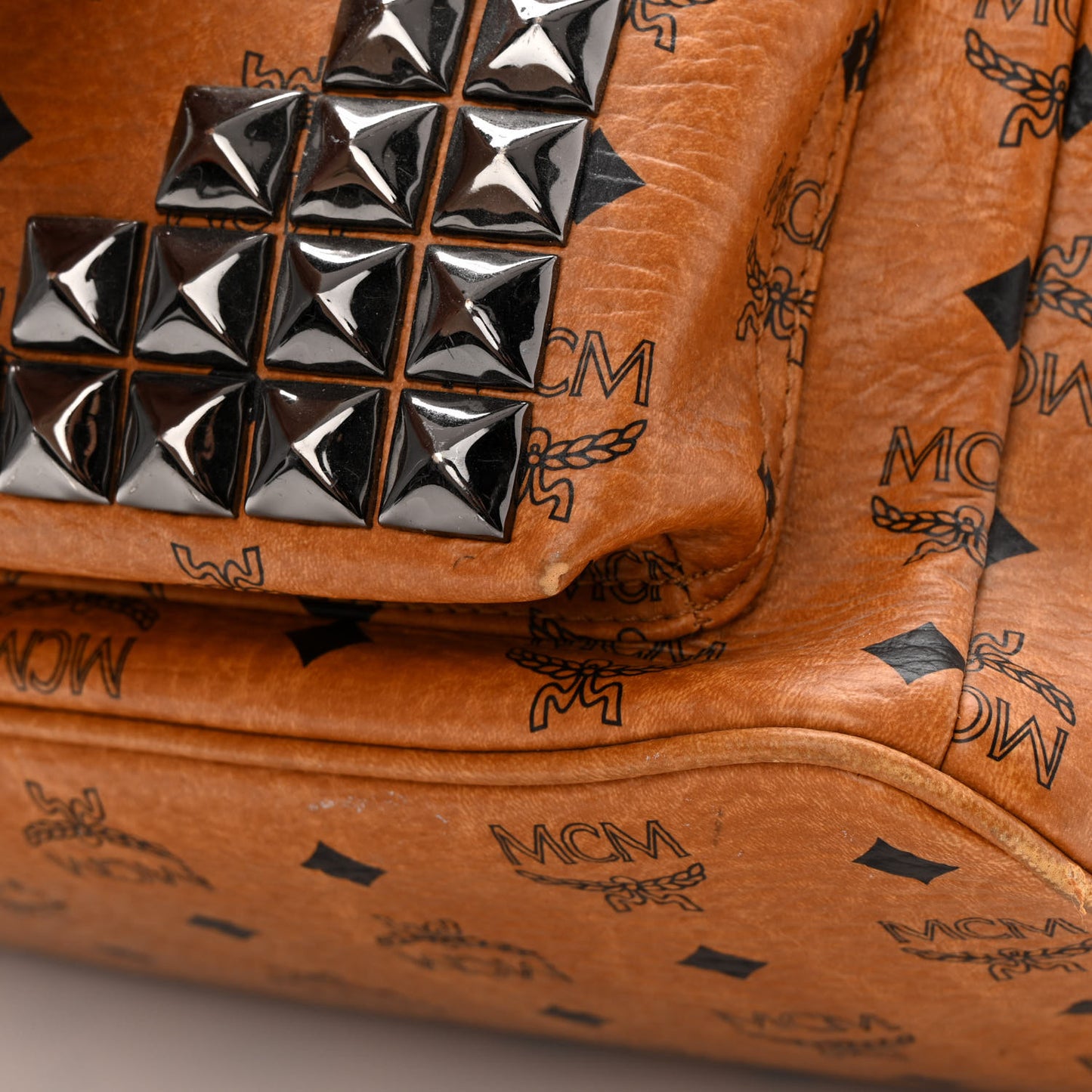 Visetos Studded Medium Stark M Backpack Cognac