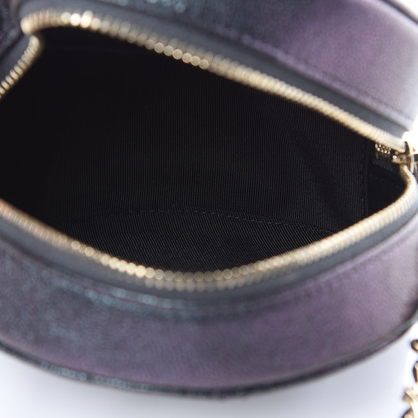 Iridescent Caviar Quilted Round Clutch With Chain Black