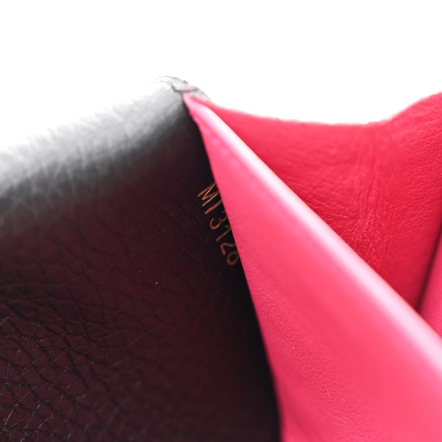 Taurillon Capucines Wallet Black