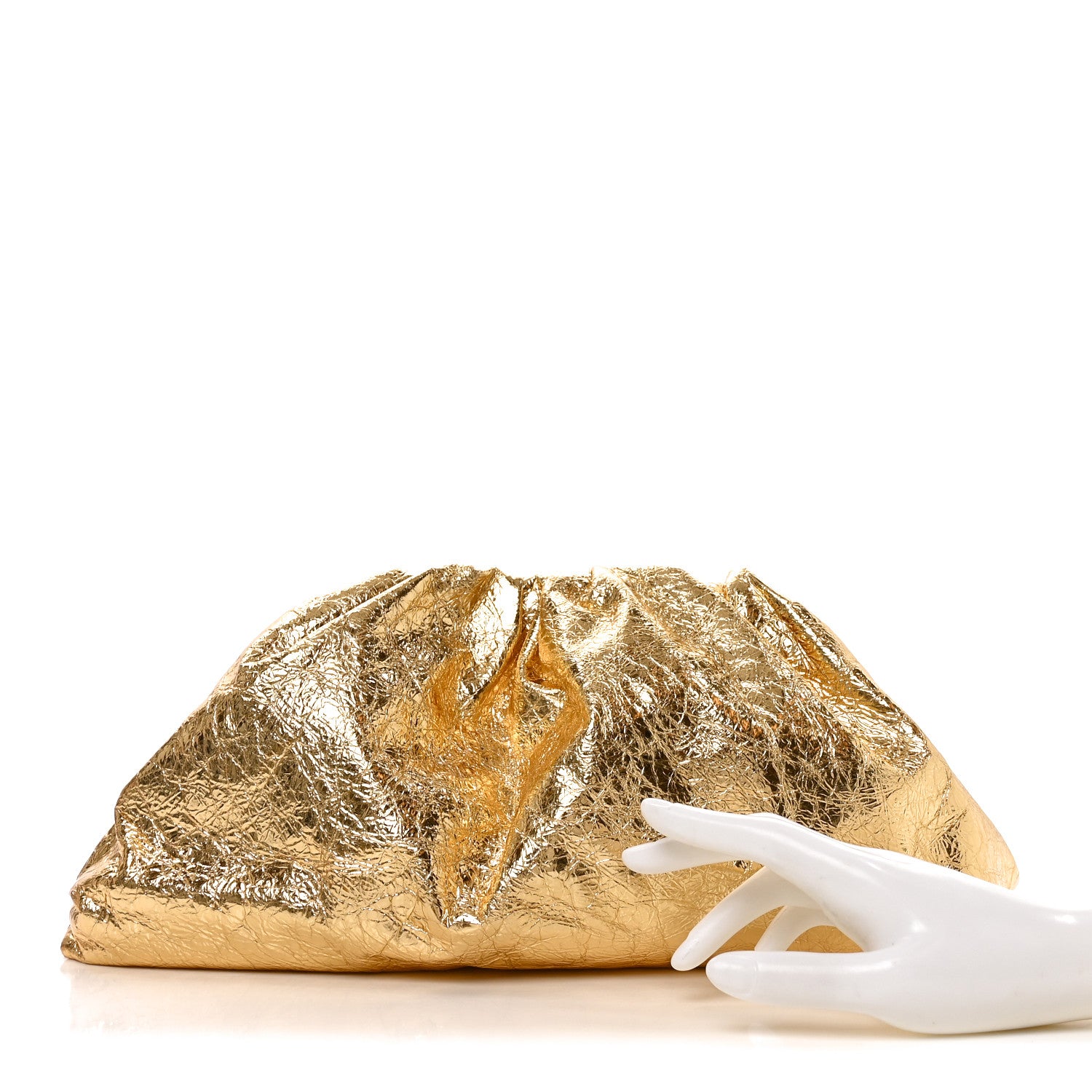 ゴールドビーズクラッチバッグ Bottega Veneta Metallic Crinkled Lambskin The Pouch Oversized