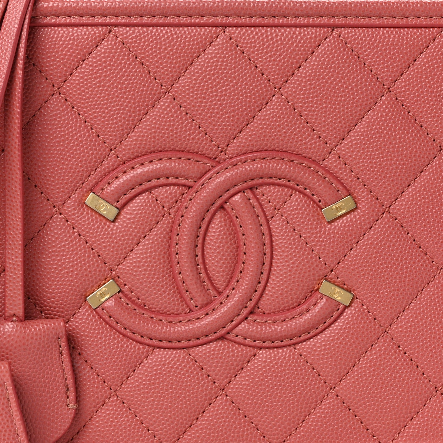 Caviar Quilted Medium CC Filigree Vanity Case Pink