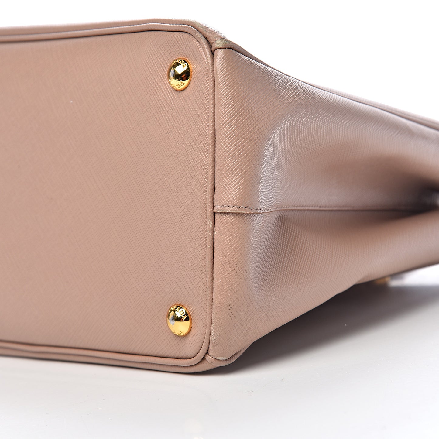 Saffiano Medium Galleria Double Zip Tote Cammeo