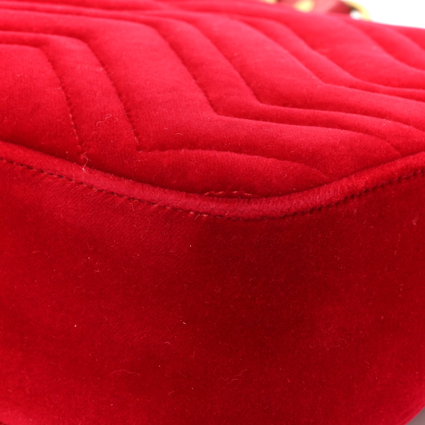 Velvet Matelasse Medium GG Marmont Shoulder Bag Hibiscus Red