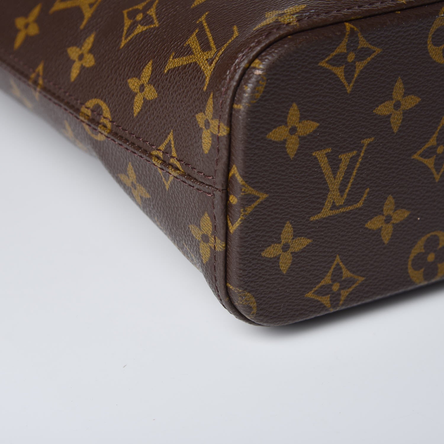 Louis Vuitton Monogram Luco 13 of 16