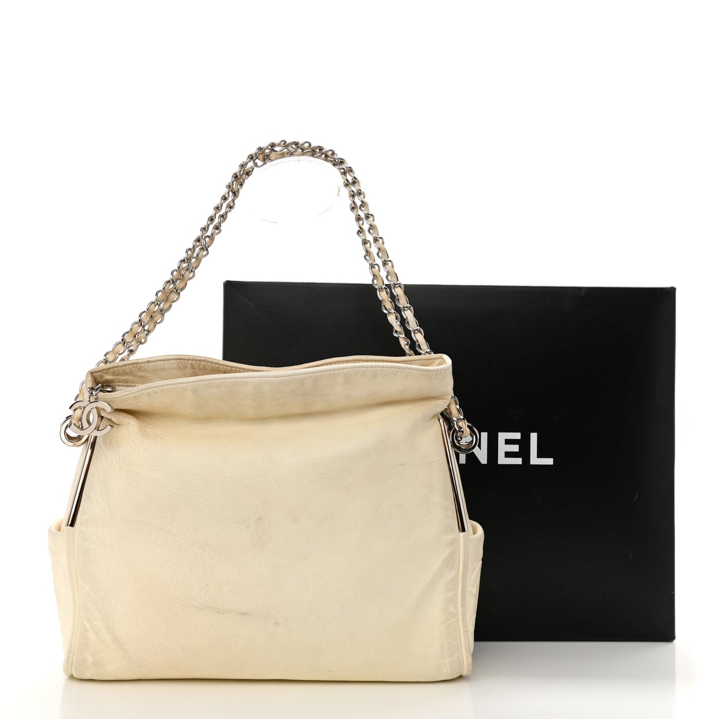 Lambskin Medium Ultimate Soft Tote Ivory