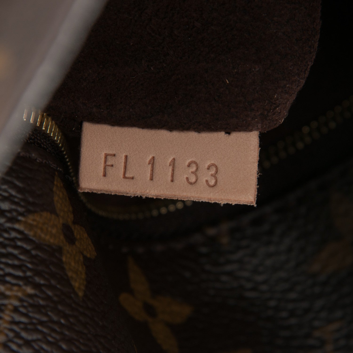 Louis Vuitton Monogram Metis 7 of 7