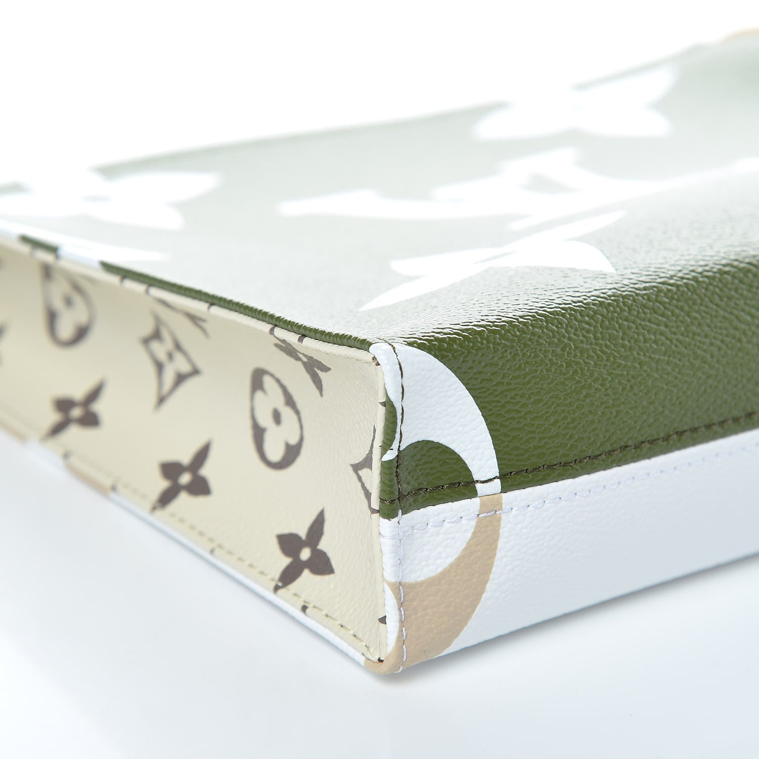 Louis Vuitton Monogram Giant Toiletry Pouch 26 Kaki 8 of 10
