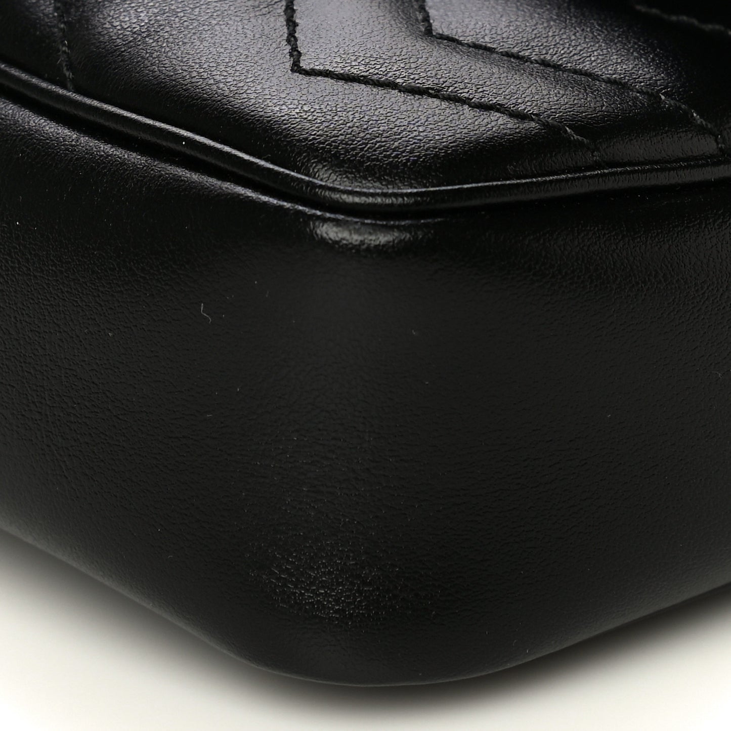 Calfskin Matelasse Super Mini GG Marmont Shoulder Bag Black