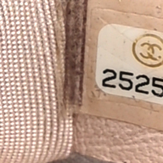 Caviar Chevron Quilted Medium Boy Flap Light Beige