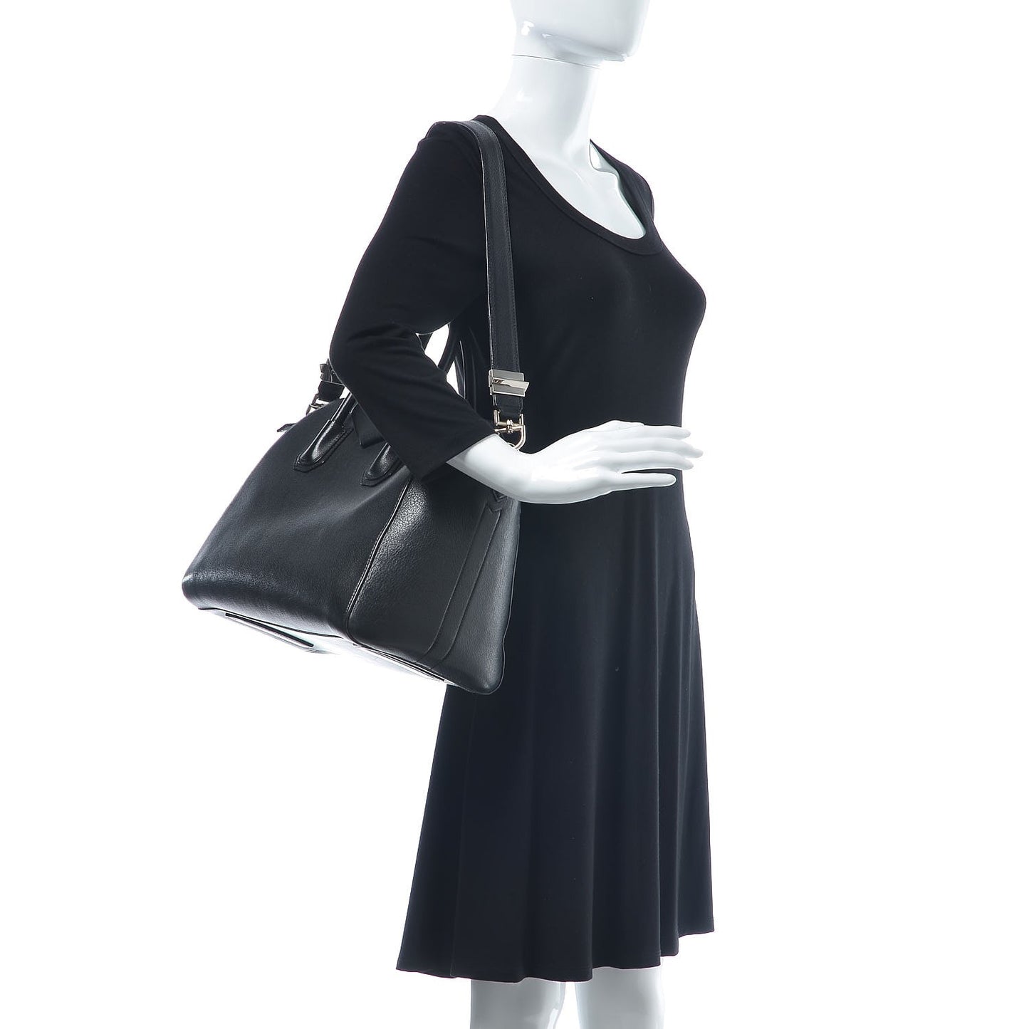 Sugar Goatskin Medium Antigona Black