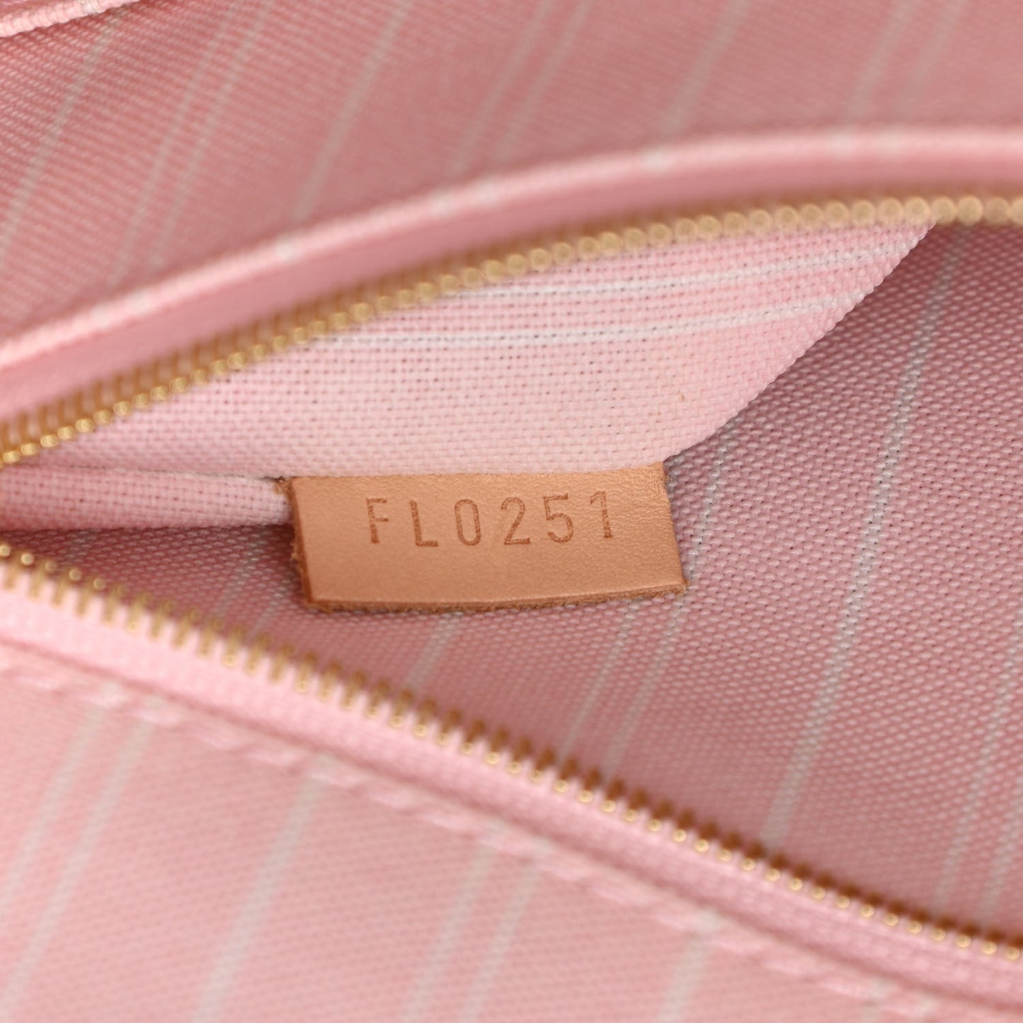 Monogram Giant By The Pool Onthego GM Light Pink