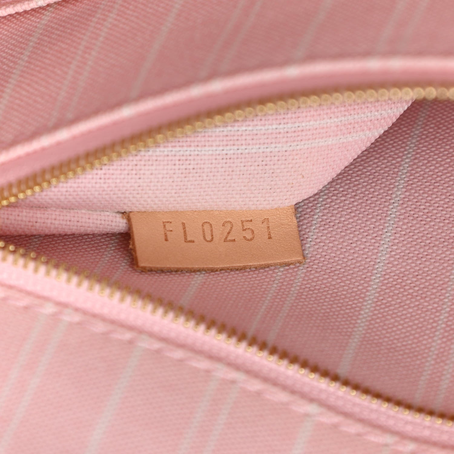 Louis Vuitton Monogram Giant By The Pool Onthego GM Light Pink 7 of 10
