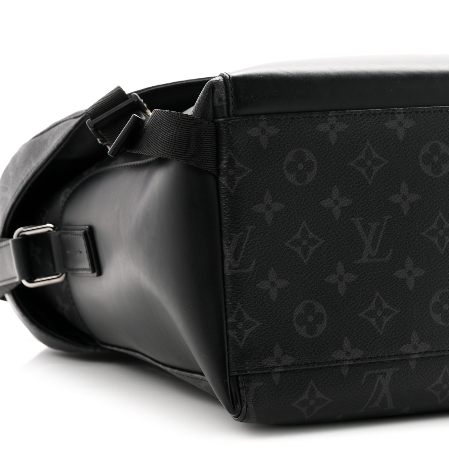 Monogram Eclipse Voyager Messenger MM