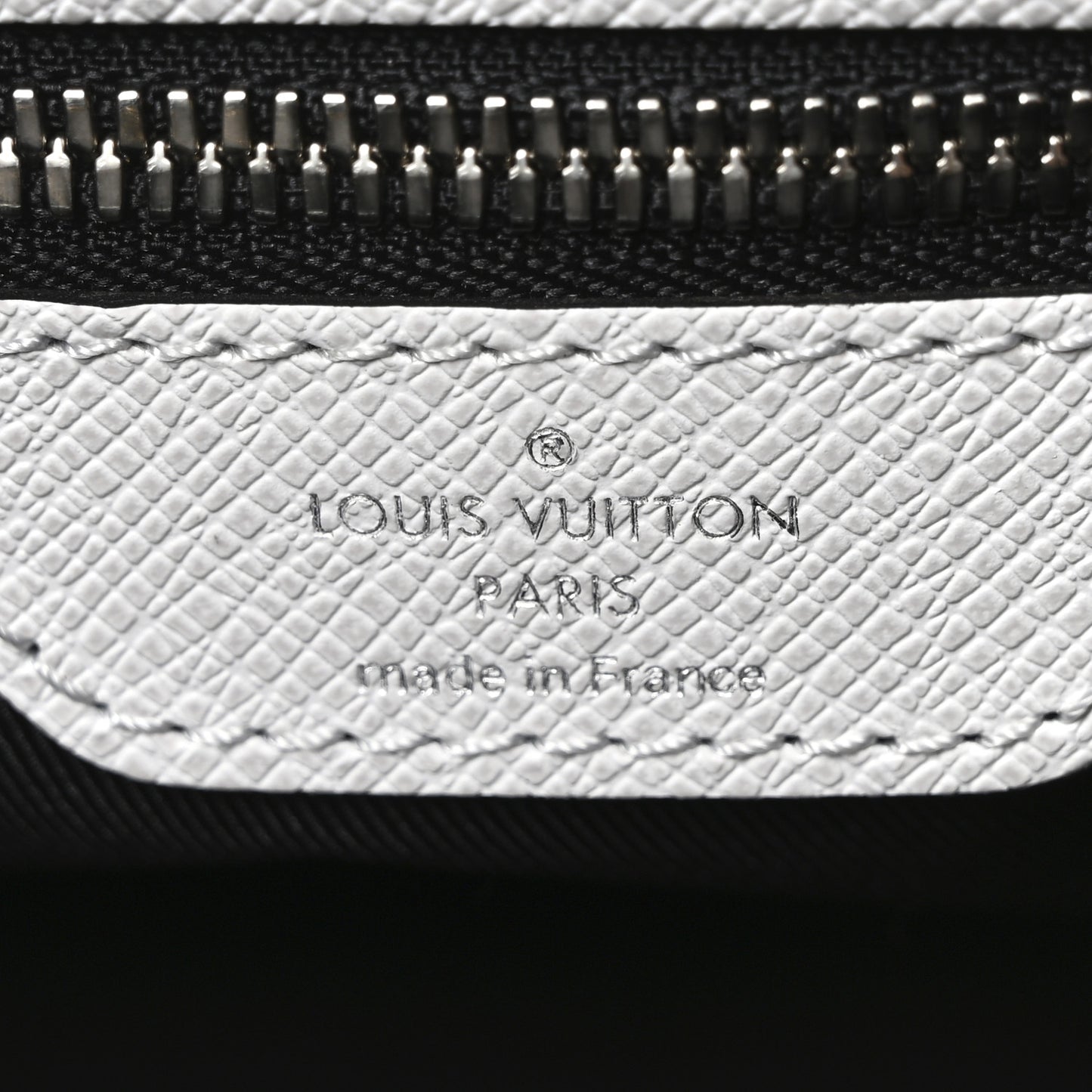 Taiga Monogram Eclipse Keepall Bandouliere 50 Optic White