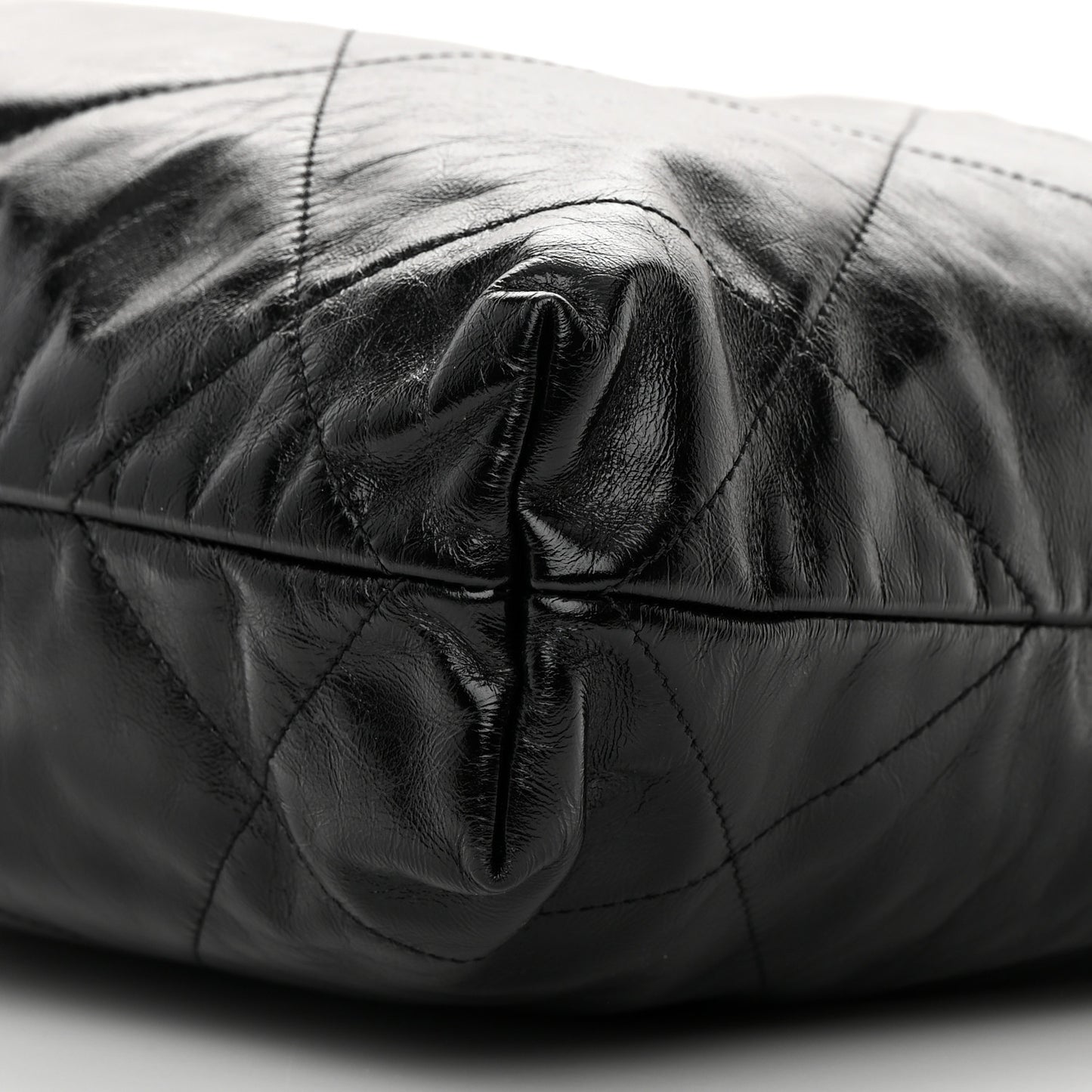 Shiny Calfskin Quilted Chanel 22 Black