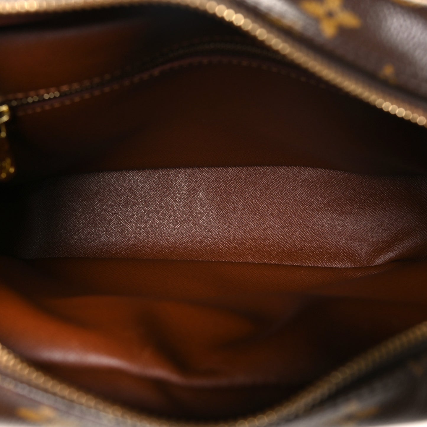 Monogram Nil 28