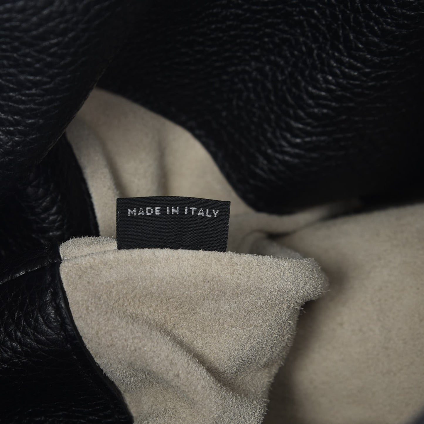 Vitello Daino Chain Hobo Nero Black