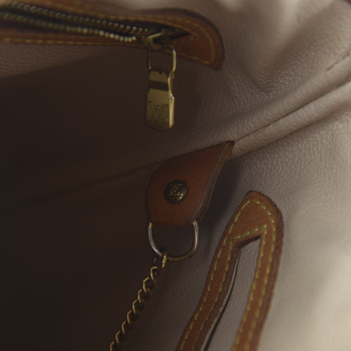 Monogram Petit Bucket 23