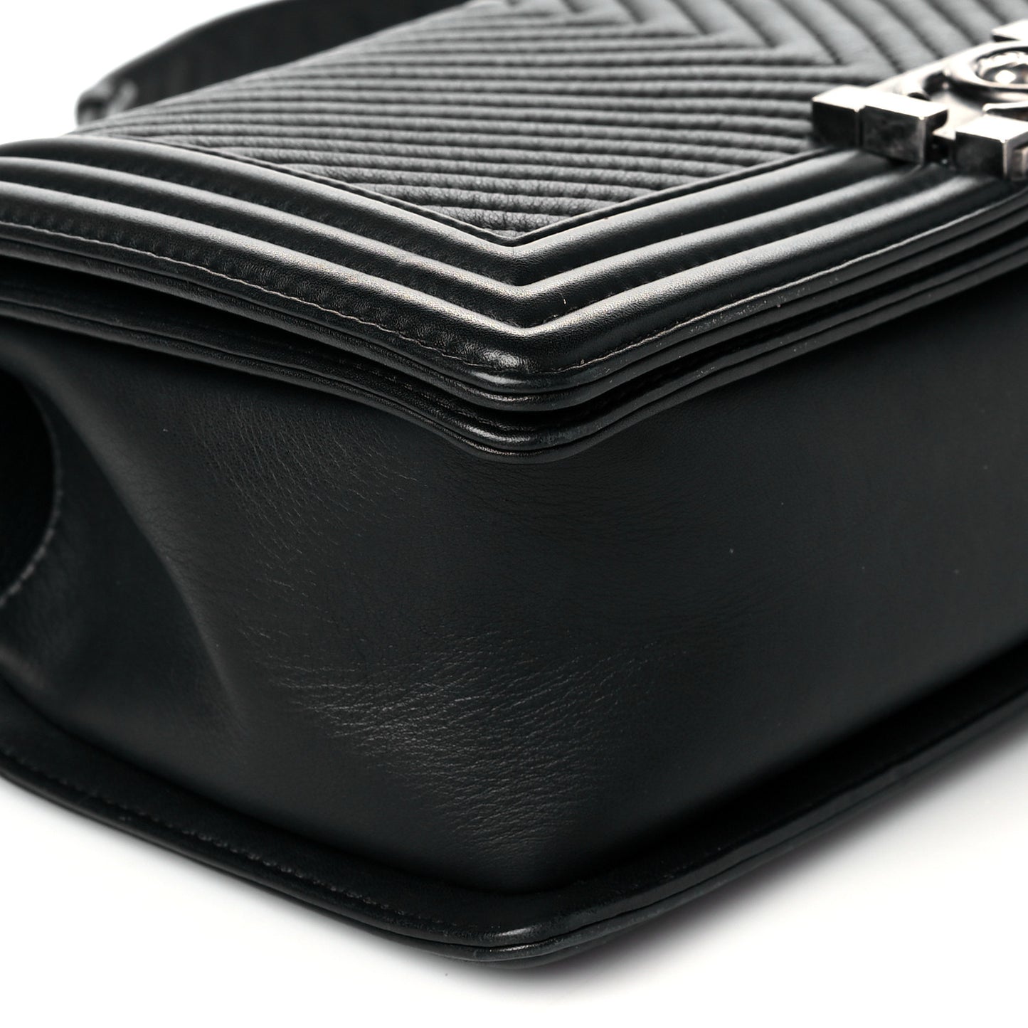 Lambskin Chevron Quilted Medium Boy Flap Black