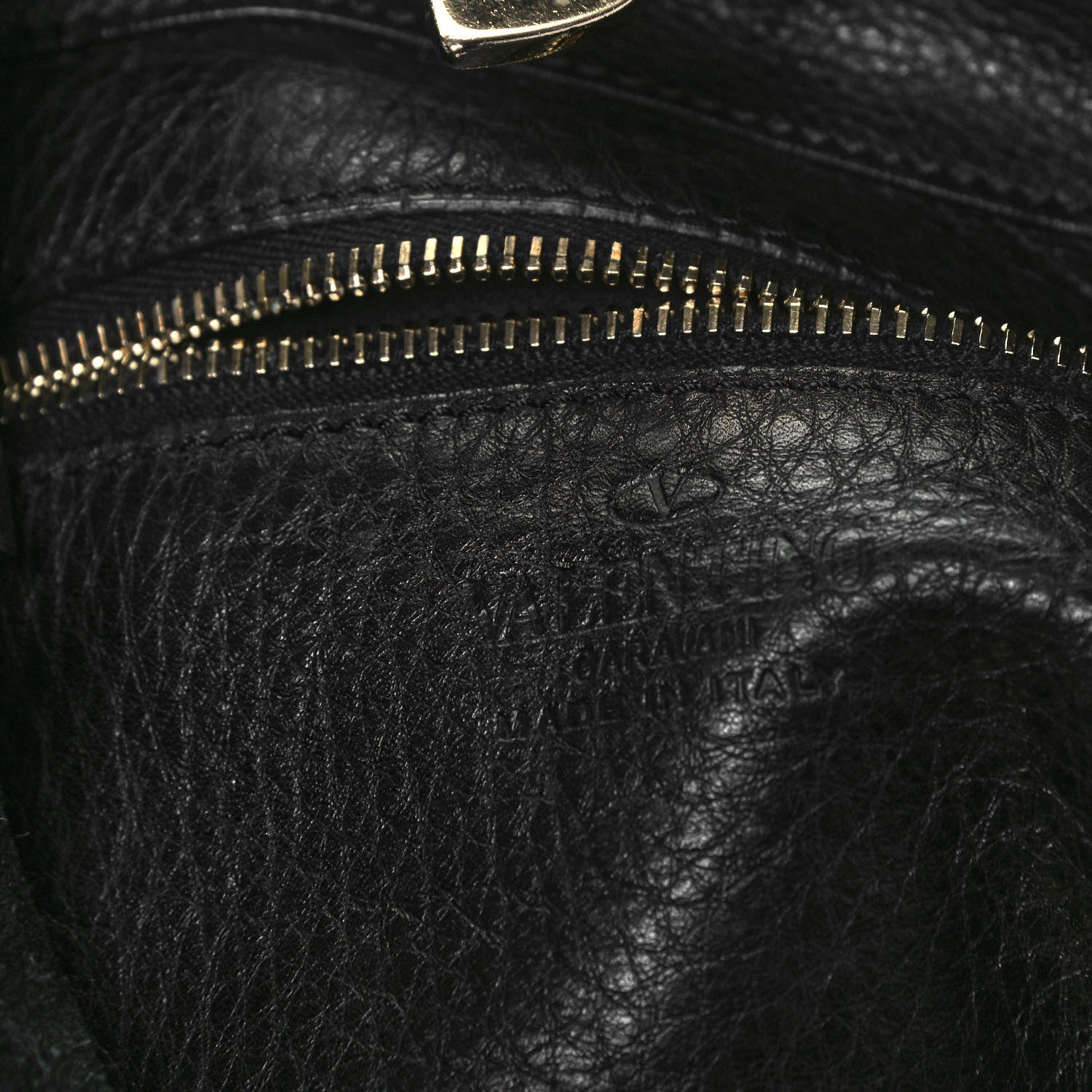 Valentino Garavani Pebbled Calfskin Large Rockstud Flip-Lock Messenger Bag Black 6 of 9