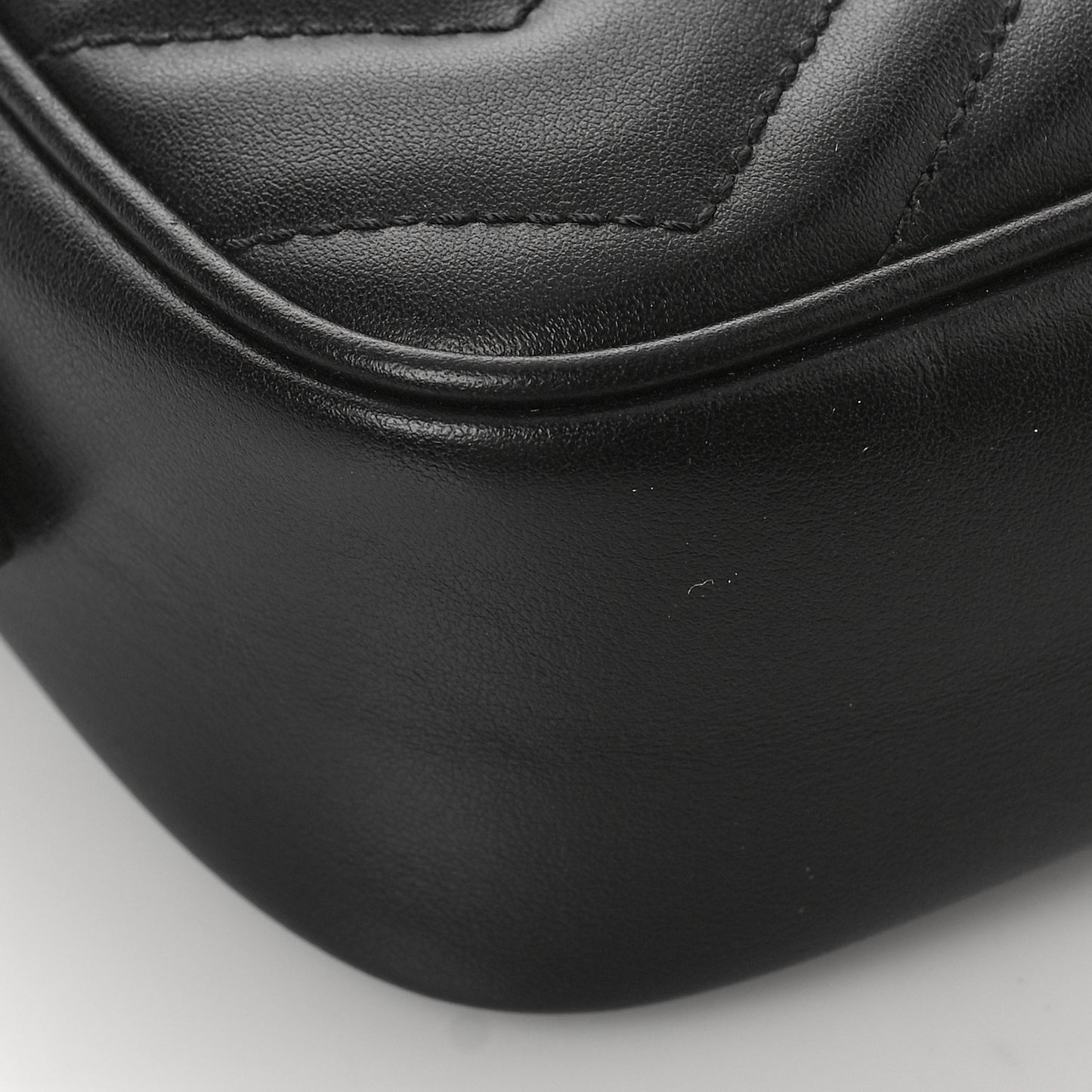 Calfskin Matelasse Monochrome Mini GG Marmont Chain Shoulder Bag Black
