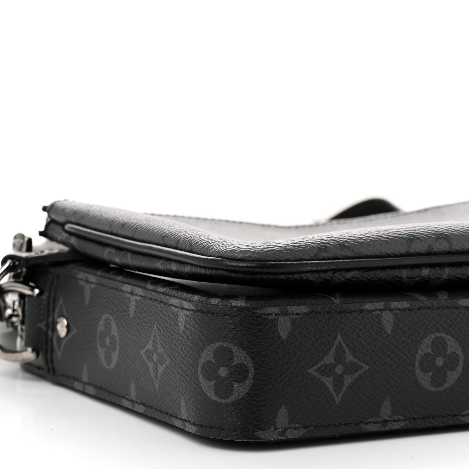 Louis Vuitton Reverse Monogram Eclipse Trio Messenger 9 of 11